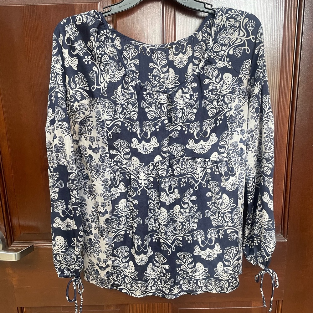 Vera Wang Navy and White Long Sleeve Relaxed Blouse Size M. No size or brand tag